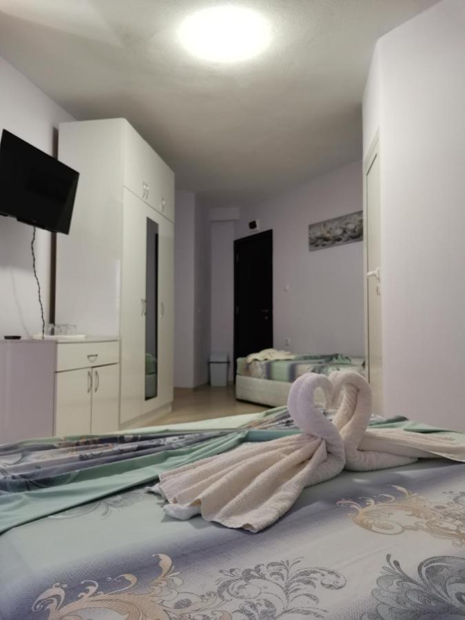 Primorski Briz Guest House Primorsko Ngoại thất bức ảnh