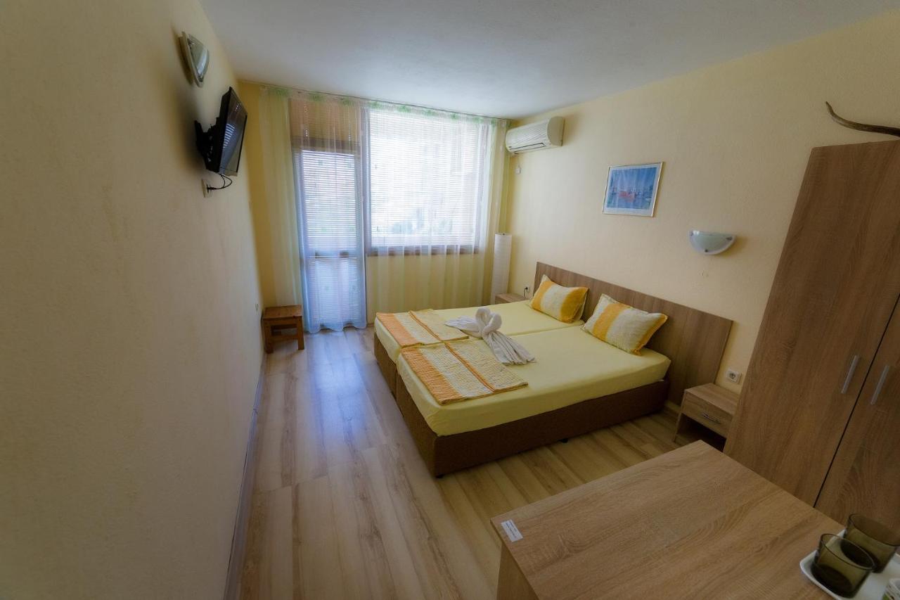 Primorski Briz Guest House Primorsko Ngoại thất bức ảnh