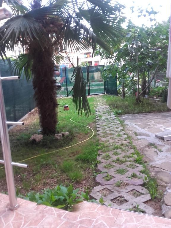 Primorski Briz Guest House Primorsko Ngoại thất bức ảnh